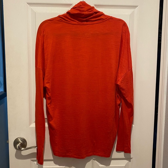 Nike Red Wool Infinity Cover-up Long Sleeve Cowl Neck Top Training Shirt - Picture 3 of 4
